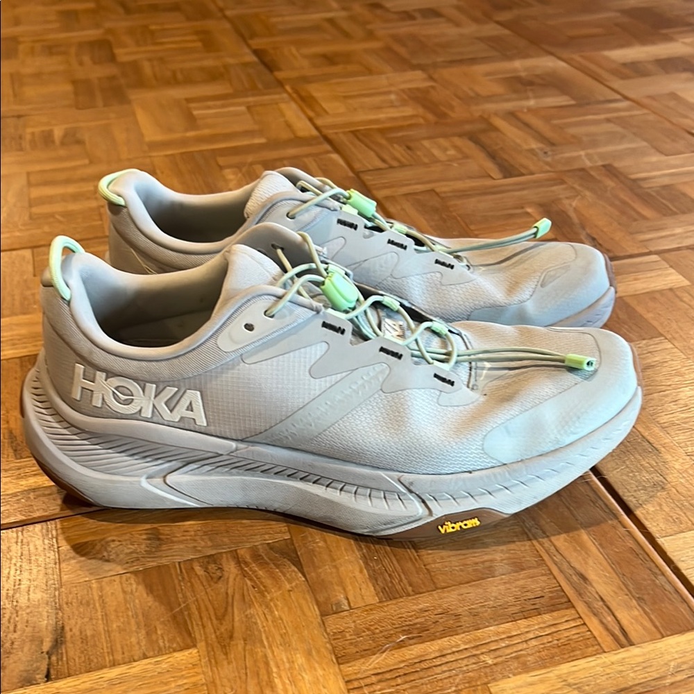 Hoka Gray Transports bungee lace no tie sz9.5
